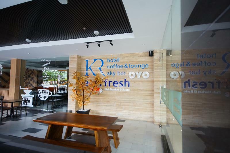Vaccinated Staff - OYO 344 KR Hotel Palembang Exterior foto